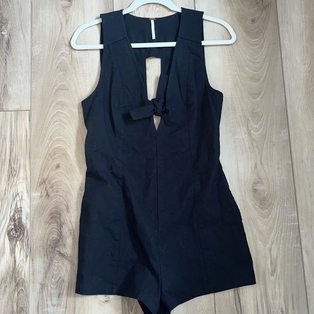 Free People Daisy Front Tie Romper Black Size 6 NEW - Picture 4 of 8